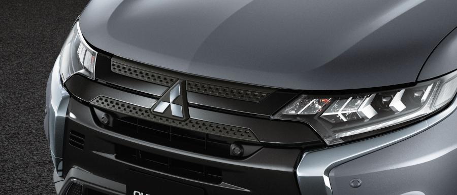 Детали экстерьера Mitsubishi Outlander Black Edition 2018 года  (JP) (фото 3 из 18)